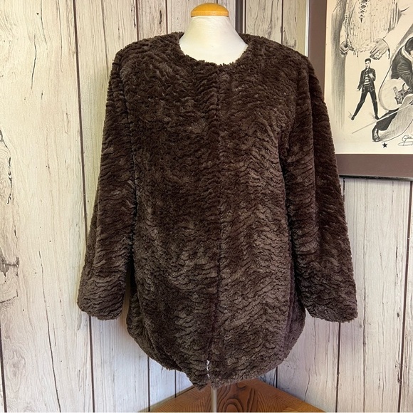 Women’s Chocolate Brown Regal Faux Fur Teddy Bear Coat | Size Large | GUC 🤎🐻 - Picture 2 of 11